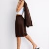 Satin-Bermudashorts mit Abnähern Satin-Bermudashorts mit Abnähern