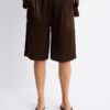 Satin-Bermudashorts mit Abnähern Satin-Bermudashorts mit Abnähern