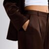 Satin-Bermudashorts mit Abnähern Satin-Bermudashorts mit Abnähern