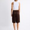 Satin-Bermudashorts mit Abnähern Satin-Bermudashorts mit Abnähern