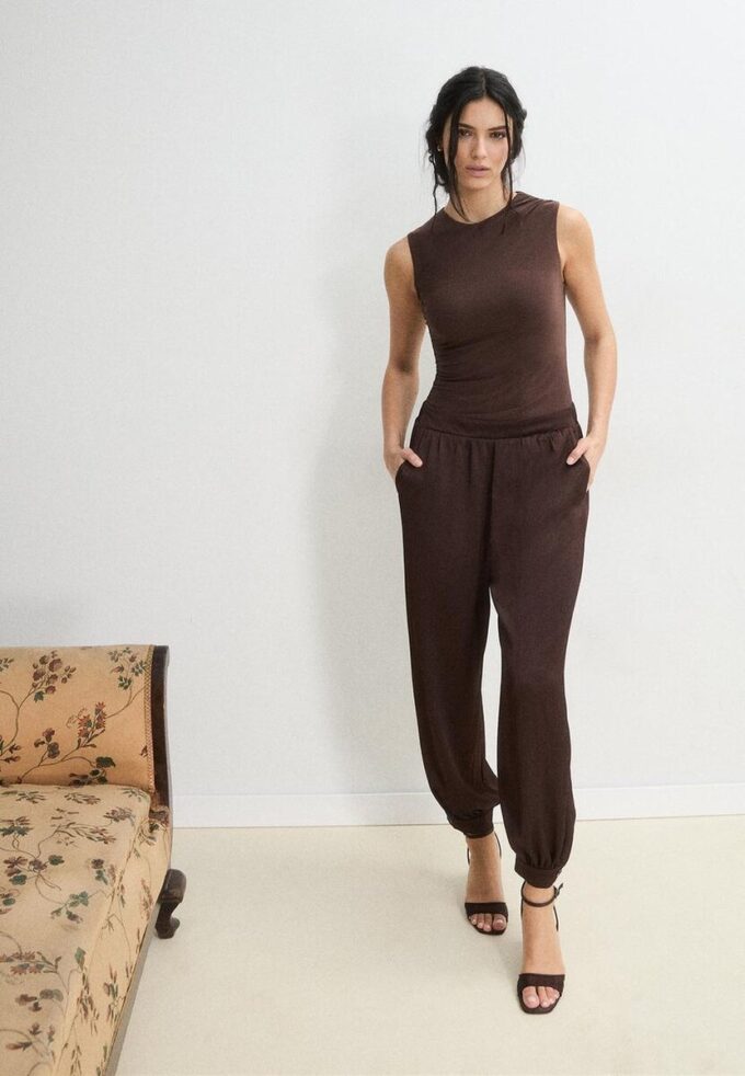 Satin-Halter-Jumpsuit Satin-Halter-Jumpsuit