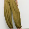 Satin-Sarouel-Hose mit Gürtel Satin-Sarouel-Hose mit Gürtel