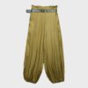 Satin-Sarouel-Hose mit Gürtel Satin-Sarouel-Hose mit Gürtel