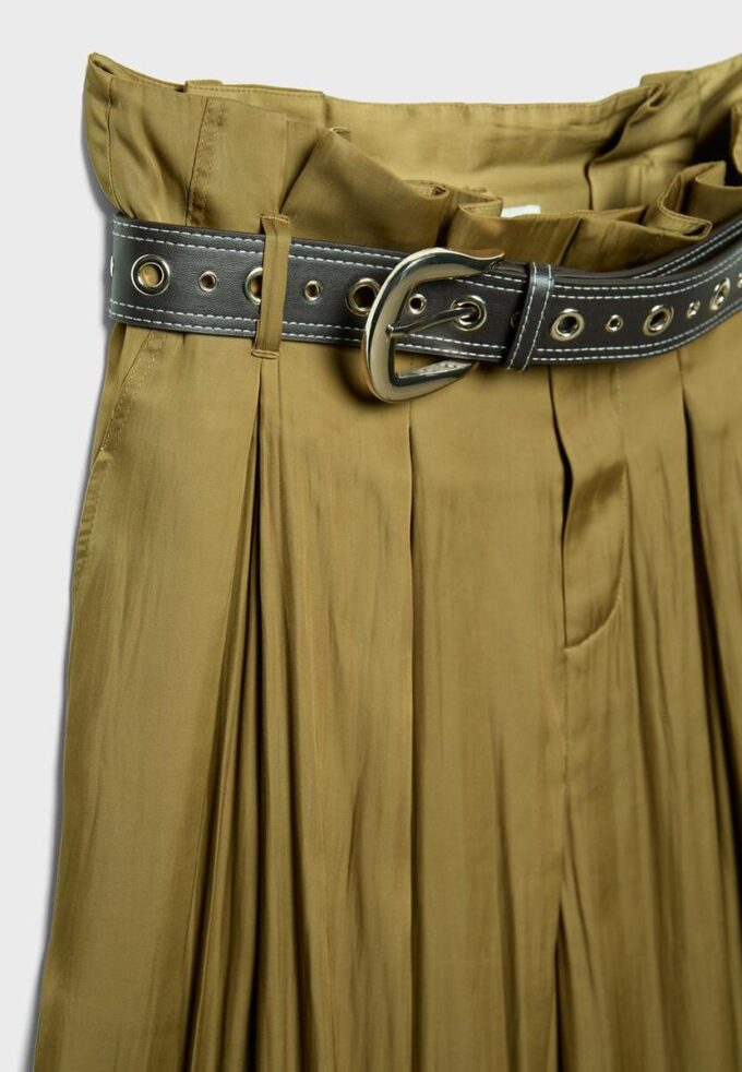 Satin-Sarouel-Hose mit Gürtel Satin-Sarouel-Hose mit Gürtel