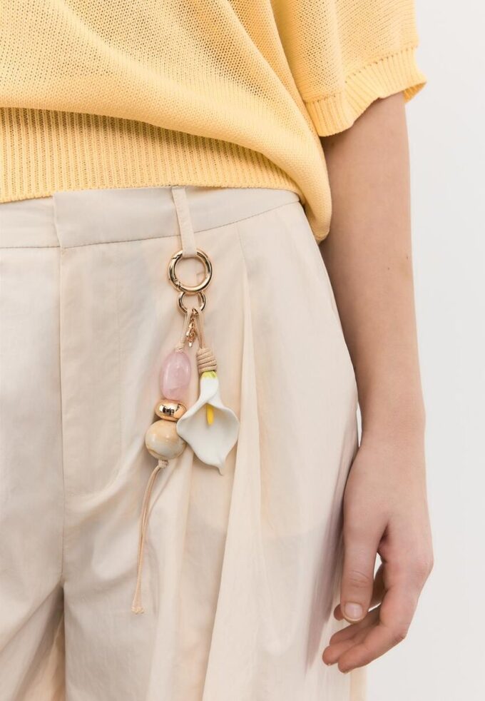 Schlüsselanhänger mit Calla-Lilie aus Perlen Schlüsselanhänger mit Calla-Lilie aus Perlen