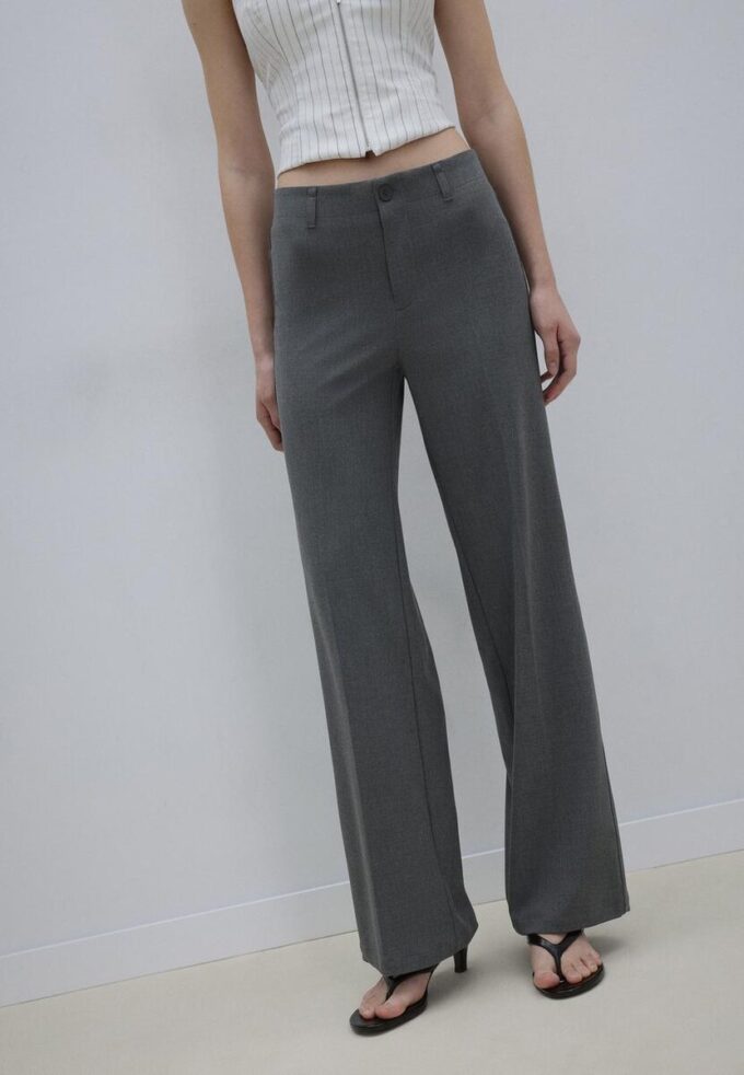 Schmal geschnittene gerade Hose Schmal geschnittene gerade Hose