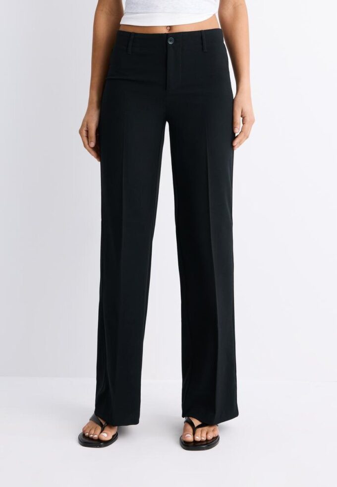 Schmal geschnittene gerade Hose Schmal geschnittene gerade Hose