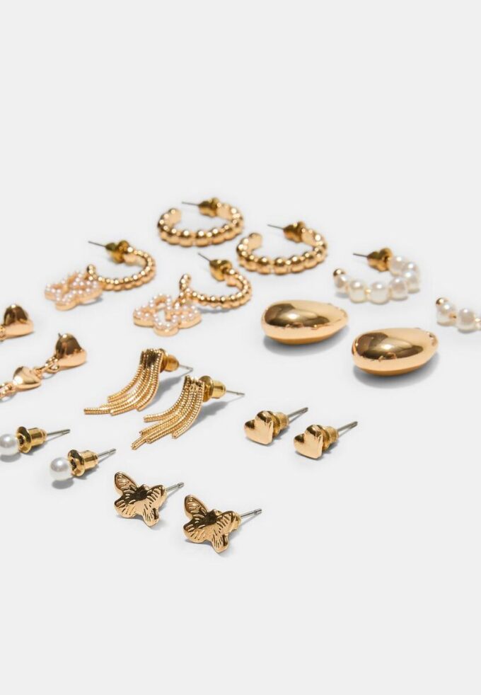 Set mit 9 Schmetterlings- und Kunstperlen-Ohrringen Set mit 9 Schmetterlings- und Kunstperlen-Ohrringen
