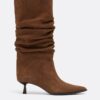 Slouchy Leder-Stiefel mit Kitten-Heel