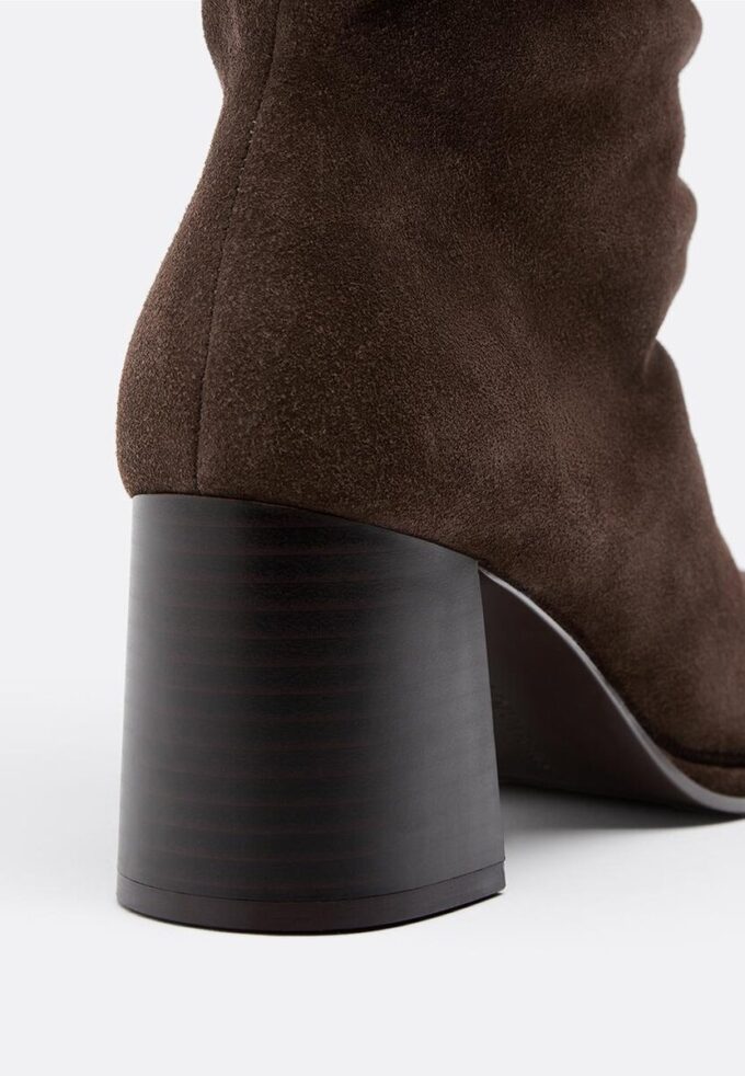 Slouchy Stiefel mit Absatz aus Leder