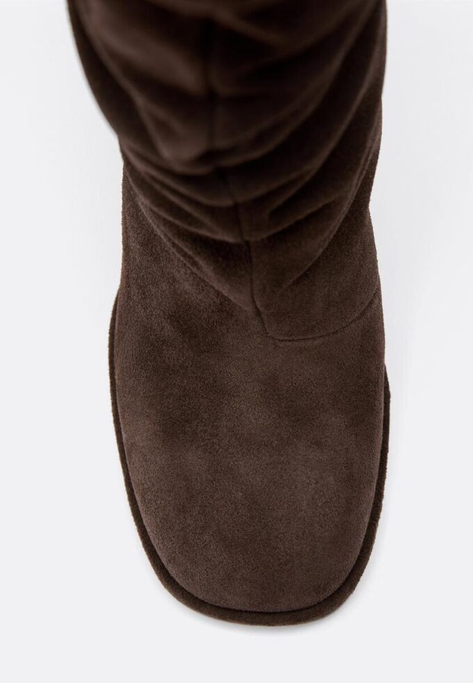 Slouchy Stiefel mit Absatz aus Leder