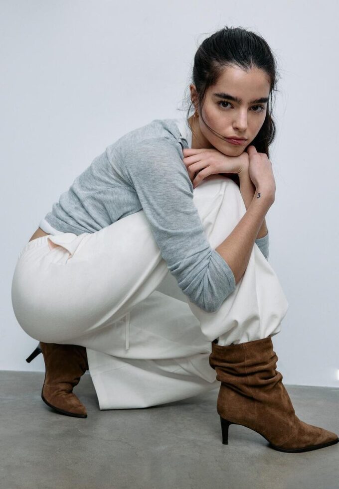 Slouchy Stiefeletten aus Leder mit Absatz