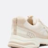 Sneaker mit Detail