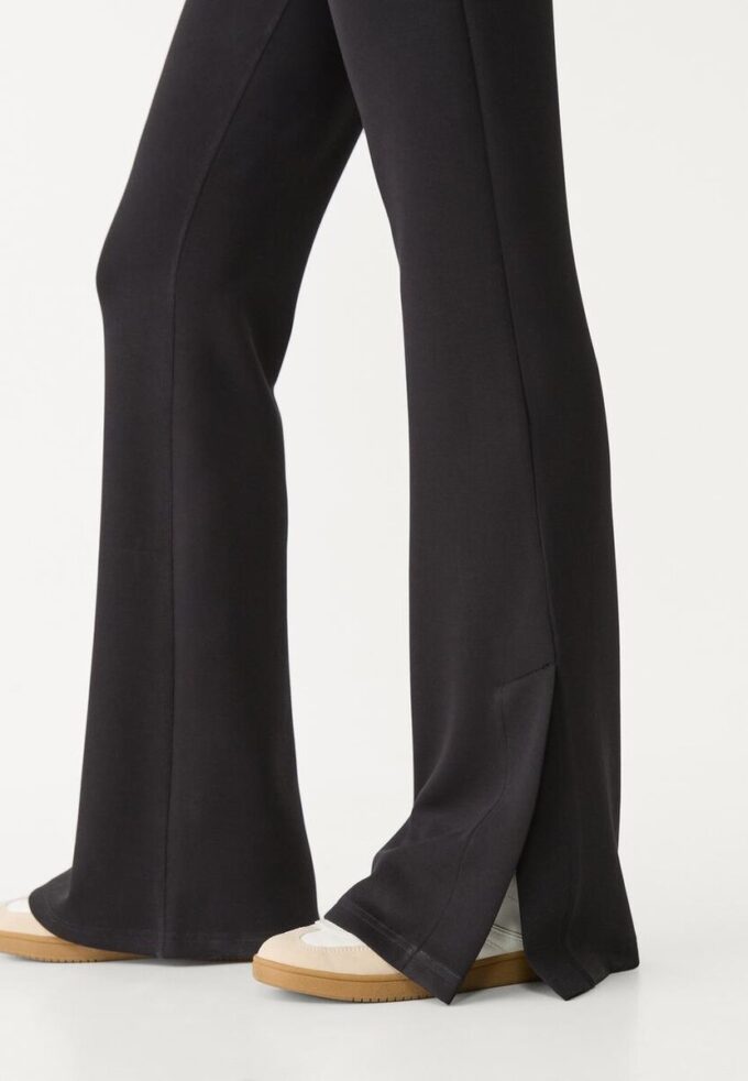 Soft Touch-Hose mit Schlag Soft Touch-Hose mit Schlag