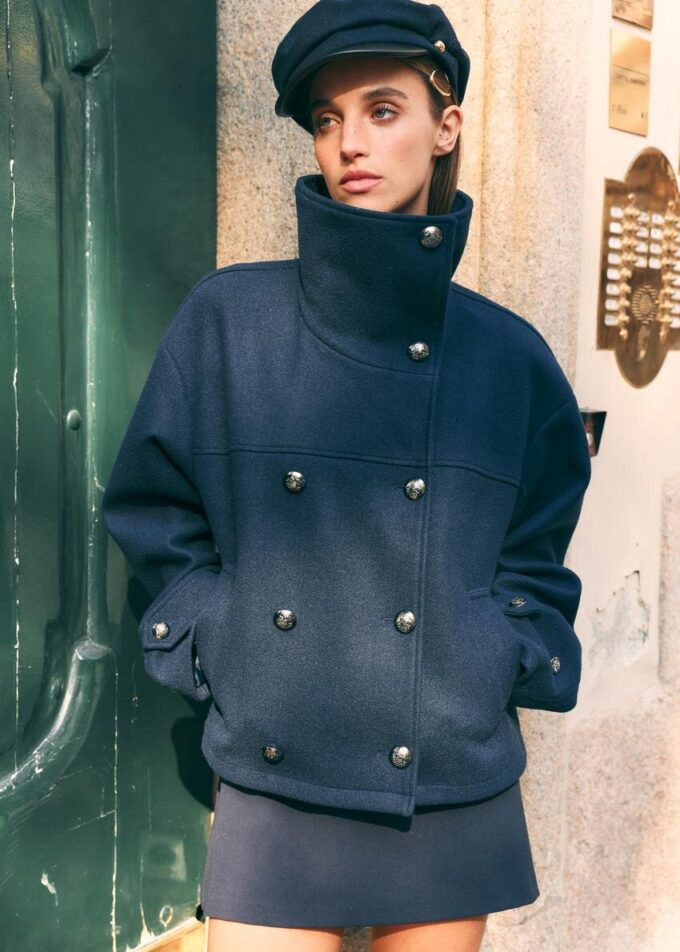 Soft Touch-Jacke mit Überkreuzverschluss und hohem Kragen Soft Touch-Jacke mit Überkreuzverschluss und hohem Kragen