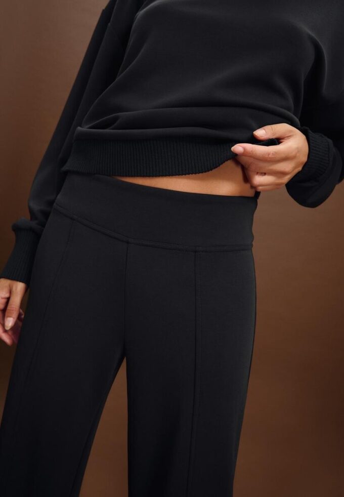 Soft Touch-Jogginghose mit geradem Bein und Biesen