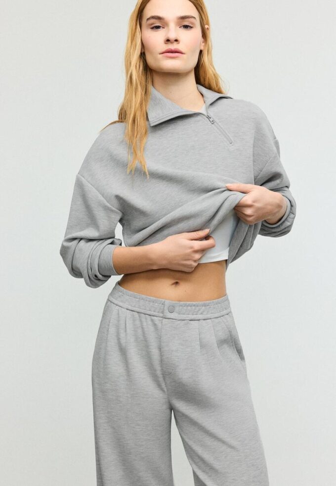 Soft Touch-Sweatshirt mit seitlichem Reißverschluss Soft Touch-Sweatshirt mit seitlichem Reißverschluss