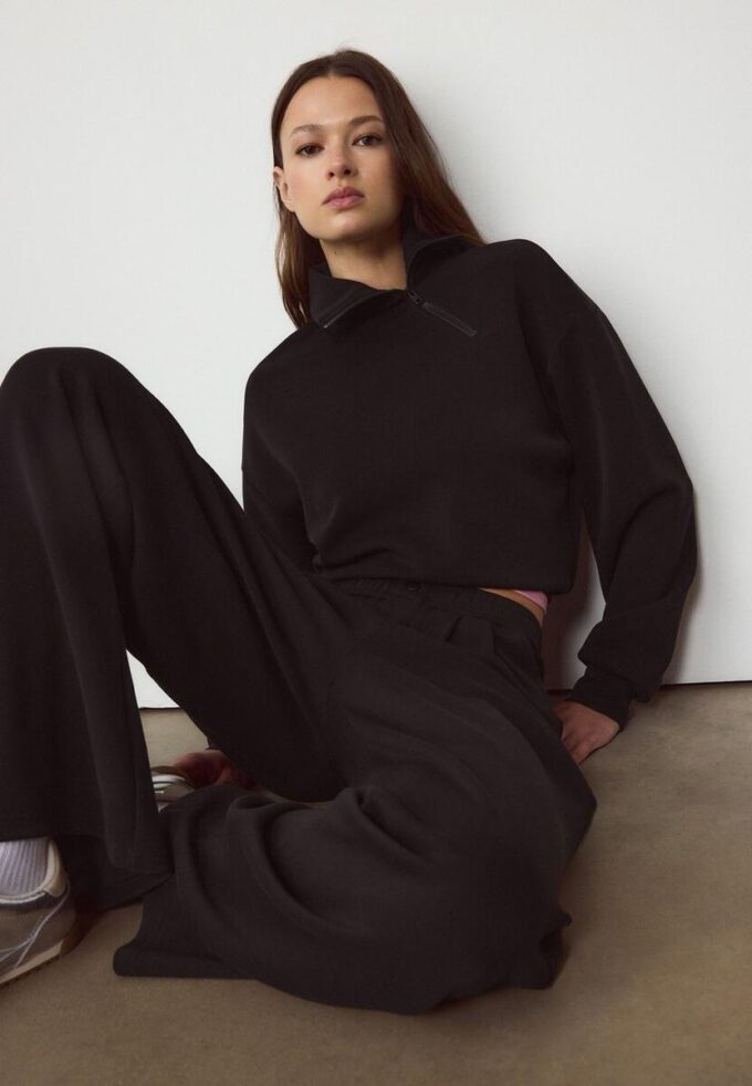 Soft Touch-Sweatshirt mit seitlichem Reißverschluss Soft Touch-Sweatshirt mit seitlichem Reißverschluss