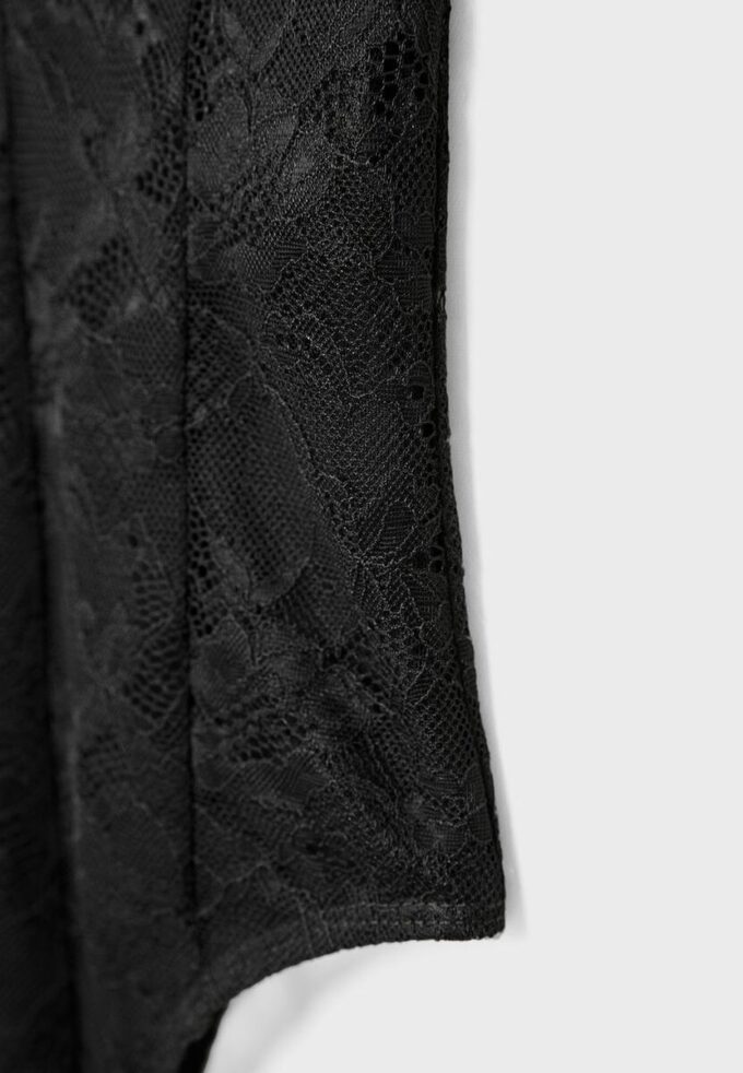 Spitzenbodysuit mit Trägern Spitzenbodysuit mit Trägern
