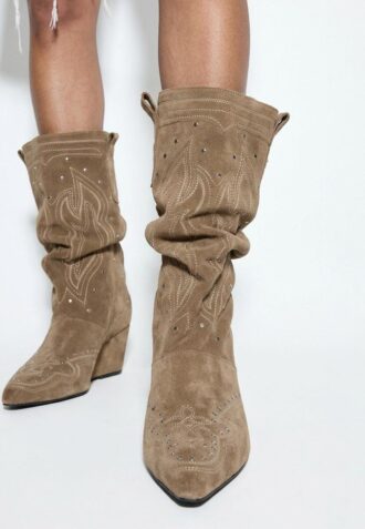 Stiefel mit Keilschuhen aus Leder
