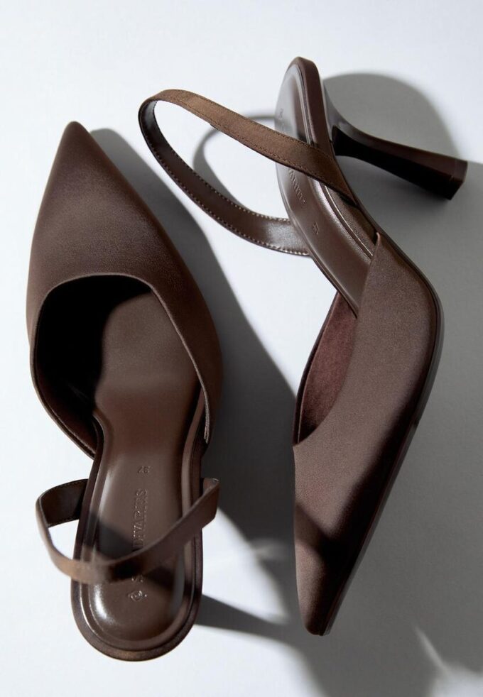 Stiletto-Absatzschuhe mit Satin-Effekt