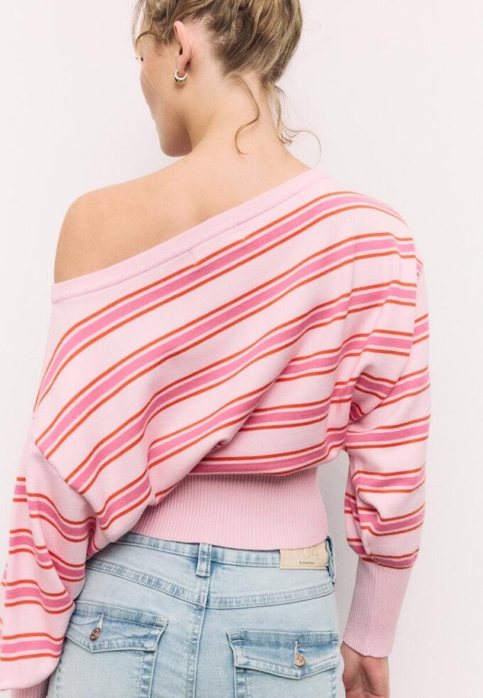 Strickpullover mit asymmetrischem, geripptem Saum