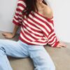 Strickpullover mit U-Boot-Ausschnitt Strickpullover mit U-Boot-Ausschnitt