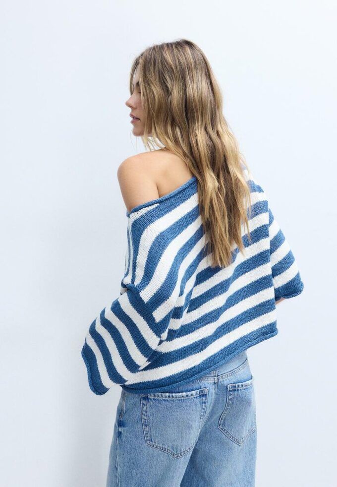 Strickpullover mit U-Boot-Ausschnitt Strickpullover mit U-Boot-Ausschnitt