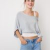 Strickpullover mit U-Boot-Ausschnitt und Überlagerung Strickpullover mit U-Boot-Ausschnitt und Überlagerung