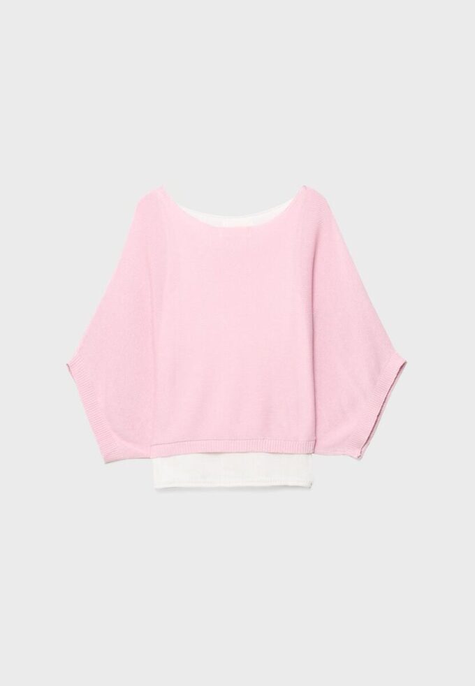 Strickpullover mit U-Boot-Ausschnitt und Überlagerung Strickpullover mit U-Boot-Ausschnitt und Überlagerung