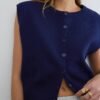 Strickweste mit gepolsterten Schultern Strickweste mit gepolsterten Schultern