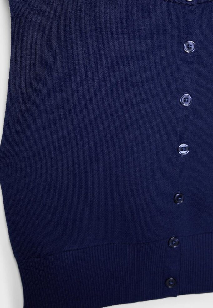 Strickweste mit gepolsterten Schultern Strickweste mit gepolsterten Schultern
