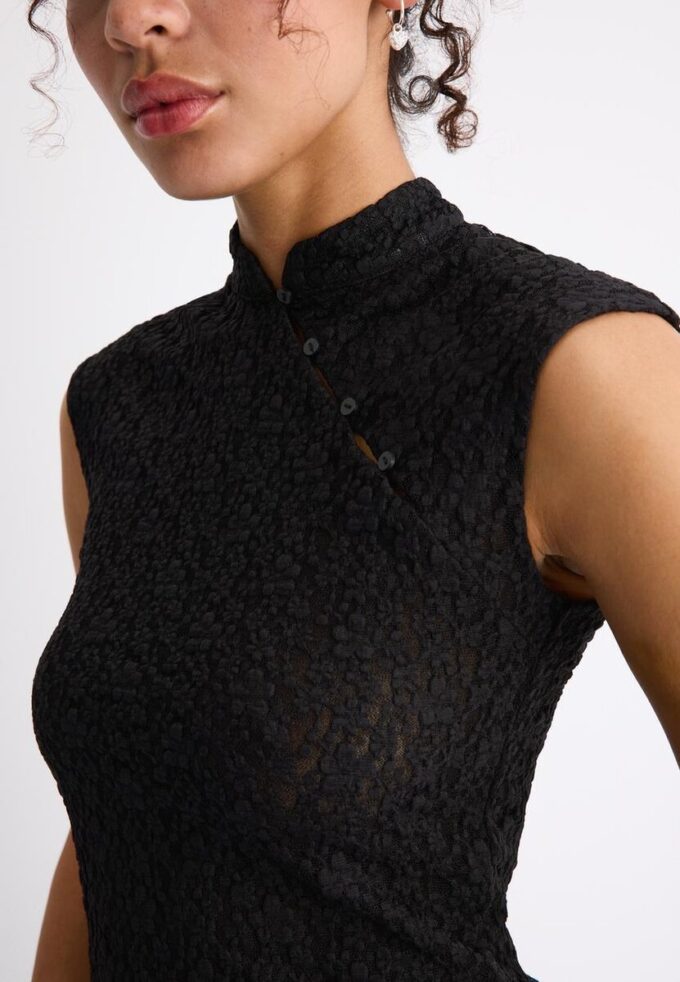 T-Shirt im Qipao-Stil aus Spitze T-Shirt im Qipao-Stil aus Spitze