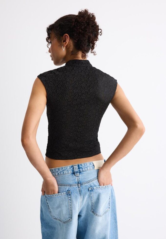 T-Shirt im Qipao-Stil aus Spitze T-Shirt im Qipao-Stil aus Spitze