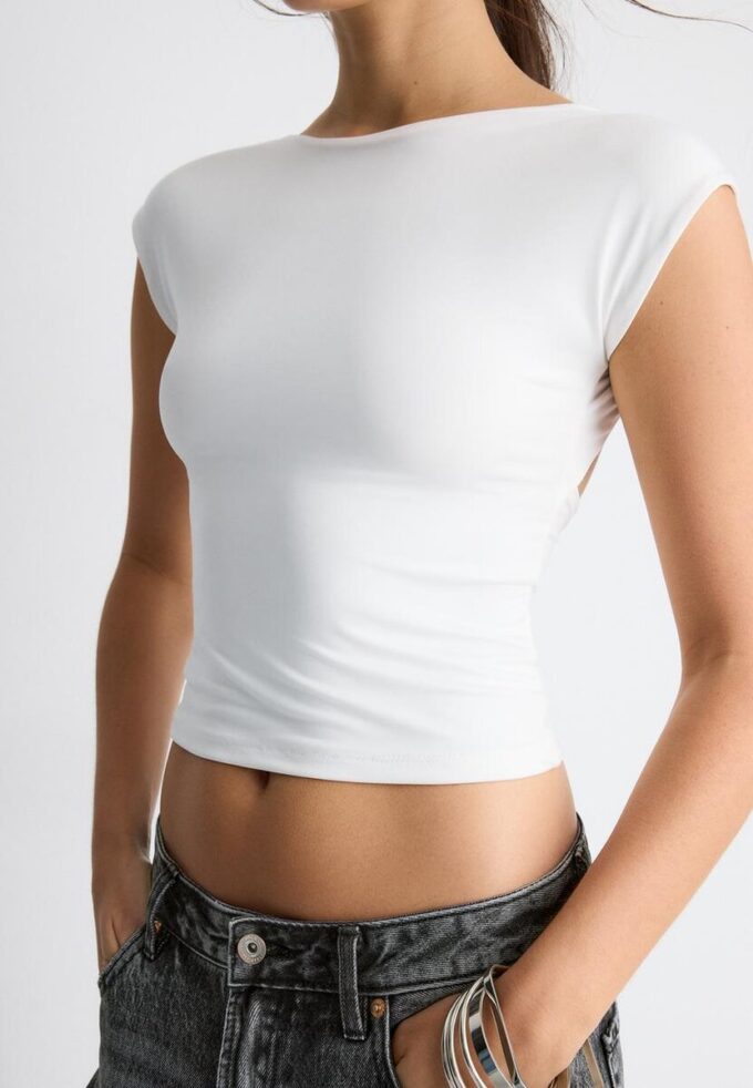 T-Shirt mit offenem Rücken T-Shirt mit offenem Rücken