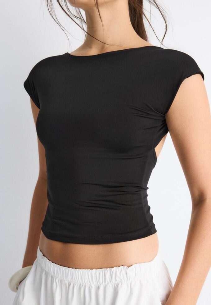 T-Shirt mit offenem Rücken T-Shirt mit offenem Rücken