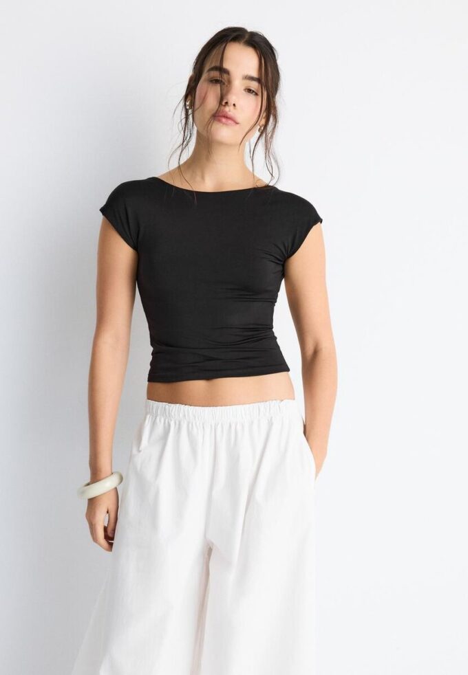 T-Shirt mit offenem Rücken T-Shirt mit offenem Rücken
