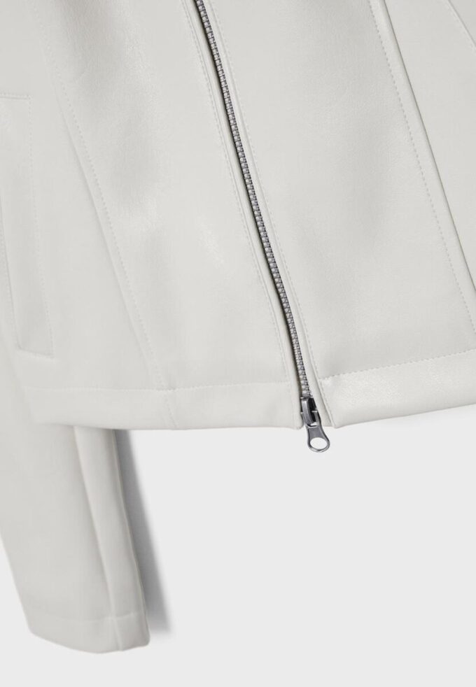 Taillierte Jacke in Lederoptik