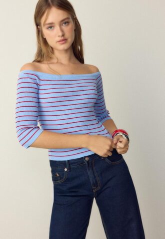 Taillierter gestreifter Strickpullover Taillierter gestreifter Strickpullover