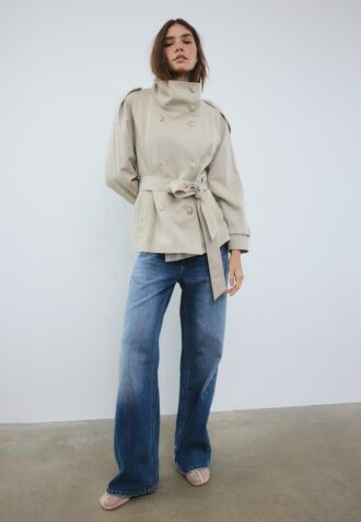 Trenchcoat mit hohem Kragen