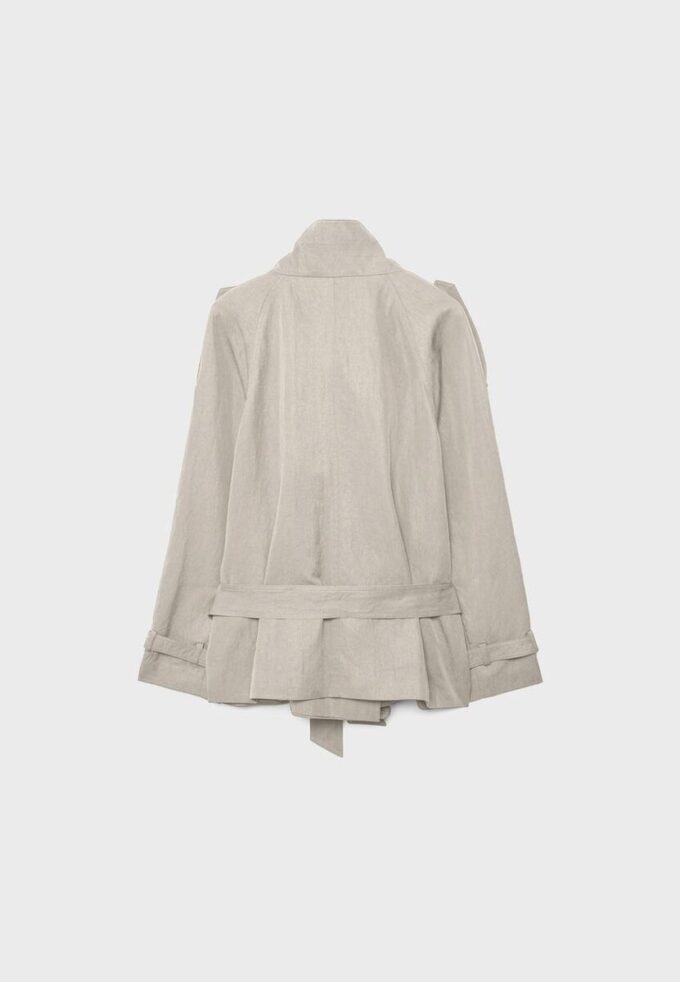 Trenchcoat mit hohem Kragen Trenchcoat mit hohem Kragen
