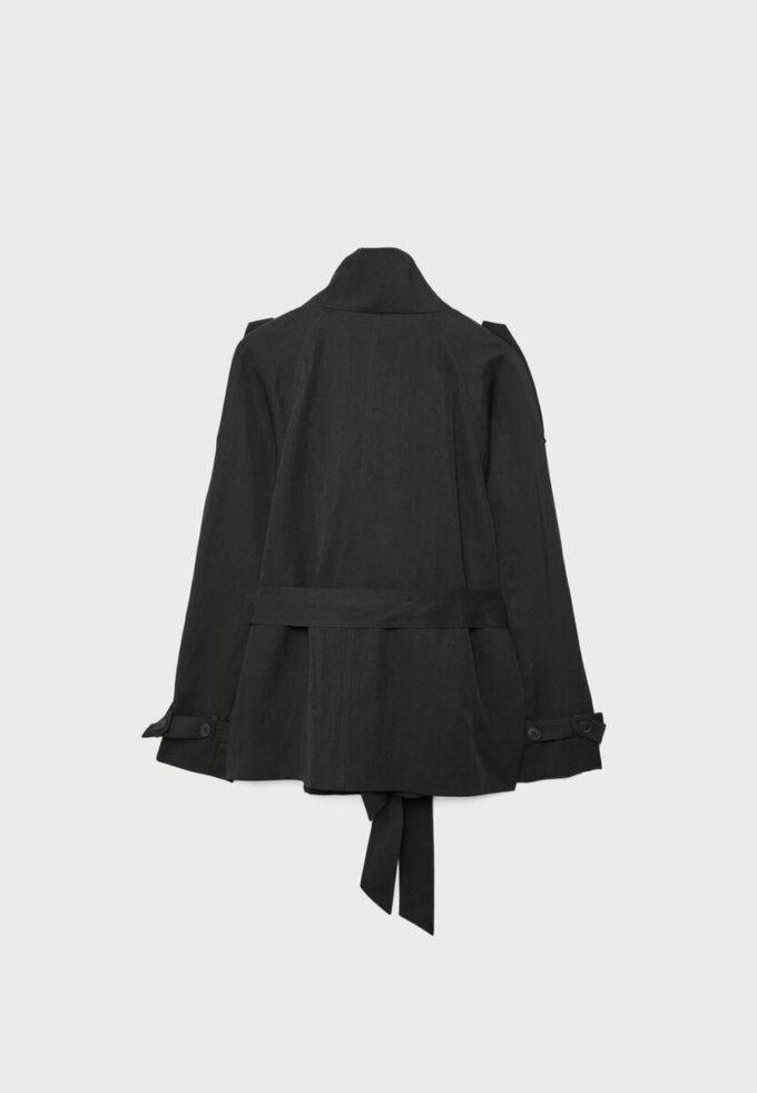 Trenchcoat mit hohem Kragen Trenchcoat mit hohem Kragen