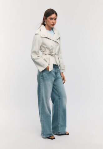 trenchcoat mit hohem kragen und grtel 2 330x477 - Trenchcoat mit hohem Kragen und G&uuml;rtel
