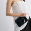 Umhängetasche im Raffia-Look