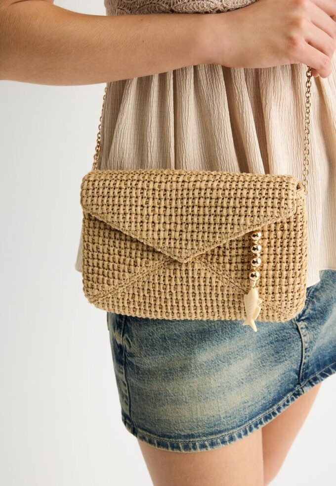 Umhängetasche im Raffia-Look Umhängetasche im Raffia-Look