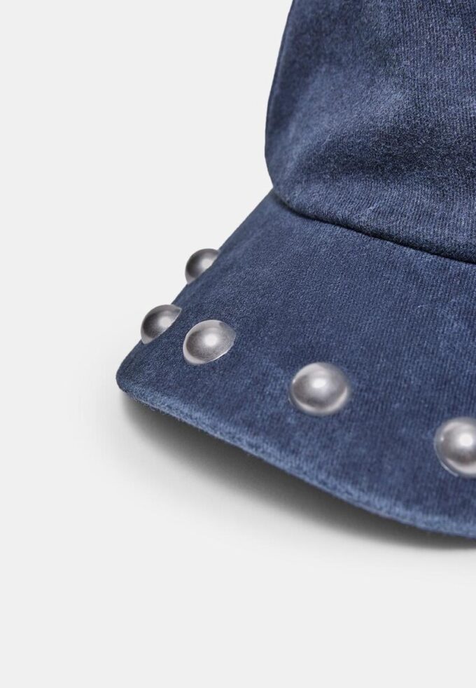 Washed-Cap mit Nieten