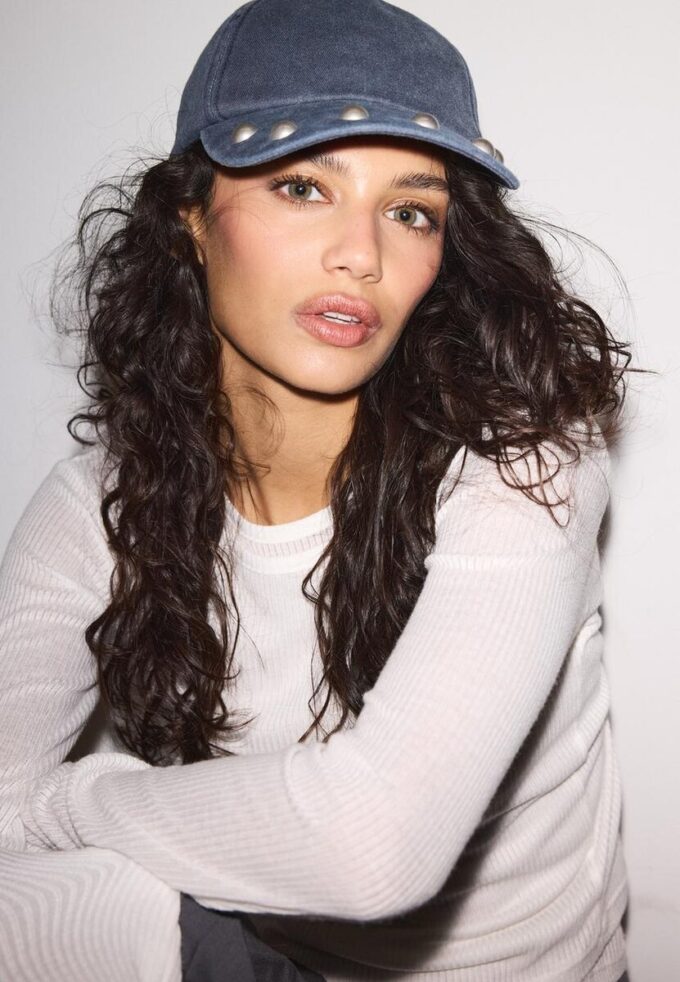 Washed-Cap mit Nieten
