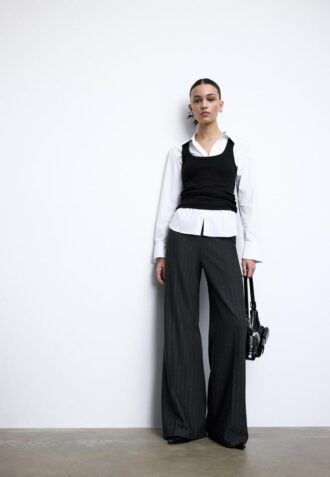 Weit geschnittene elegante Hose