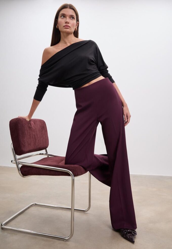Weit geschnittene elegante Hose Weit geschnittene elegante Hose