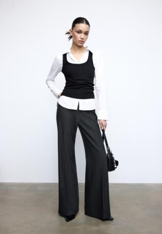 Weit geschnittene elegante Hose